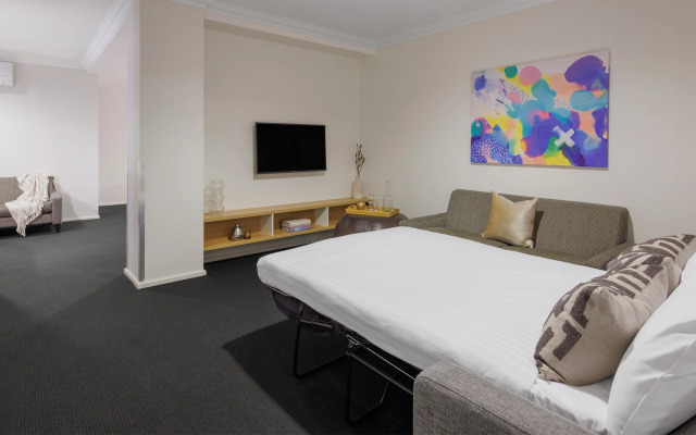 Oaks Perth Hotel