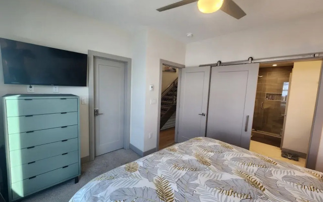 310d 4th Street 2 Bedroom Townhouse
