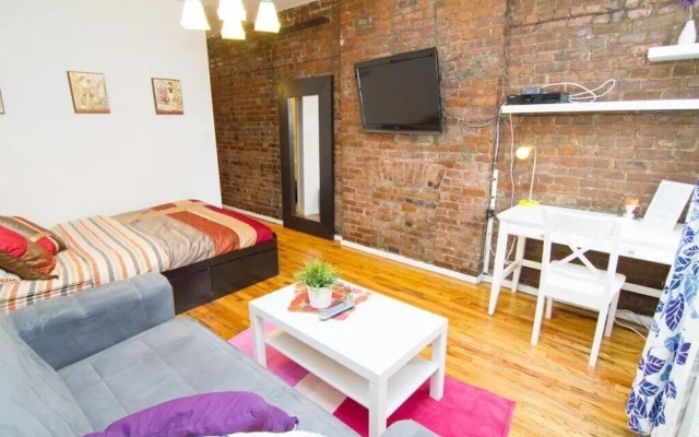 Charming Studio on Gramercy