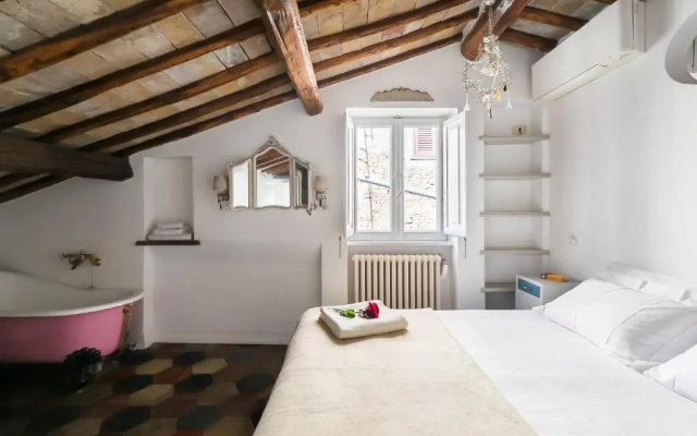 Scala Lovely Terrace Apartment