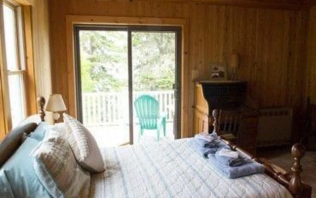 Barnacle on Flye Point - Three Bedroom Home