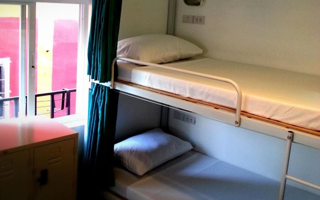 Ploy Hostel