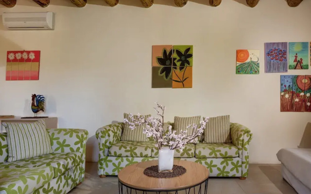 Charming Holiday Home in Maheri