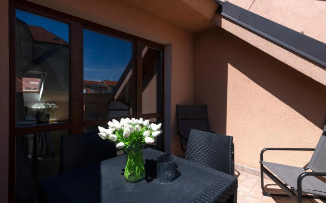 Bohemian Dreams Apartments and Suites