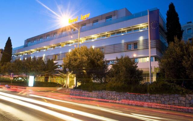 Lero Hotel вид на фасад