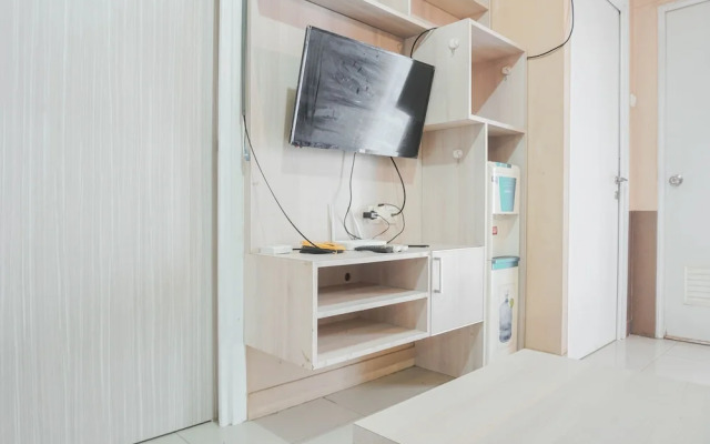 Simple And Cozy Living 2Br At Green Pramuka City Apartment