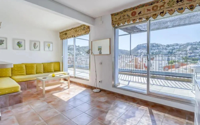 Apartment in Roses Near Beach