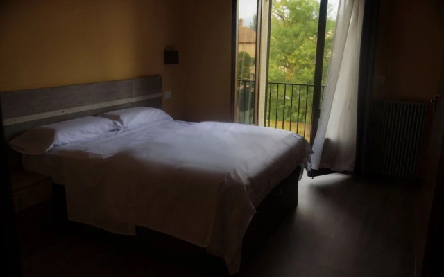 Hostal Darnius