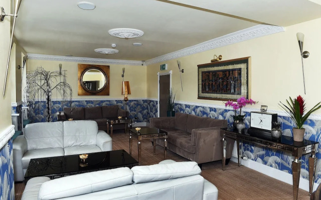 Georgian House Hotel