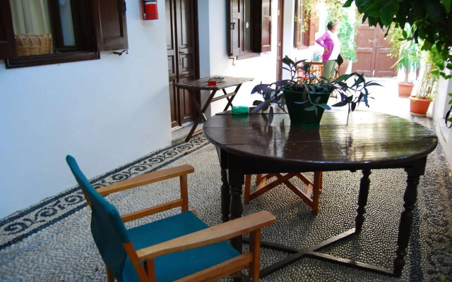 Erato Apartments