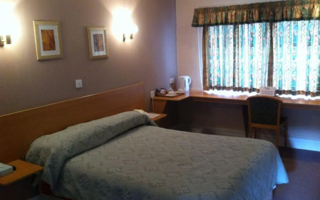 The Town & Country Lodge