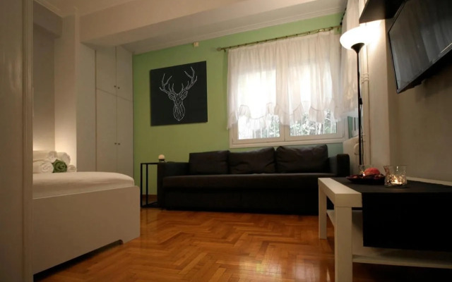 Luxury flat in Kolonaki, 3’ Metro