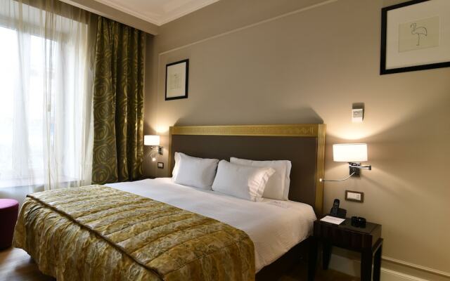 Grand Hotel Yerevan Ереван комната для гостей