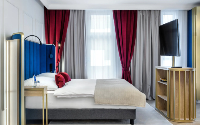 Hotel Golden Queen