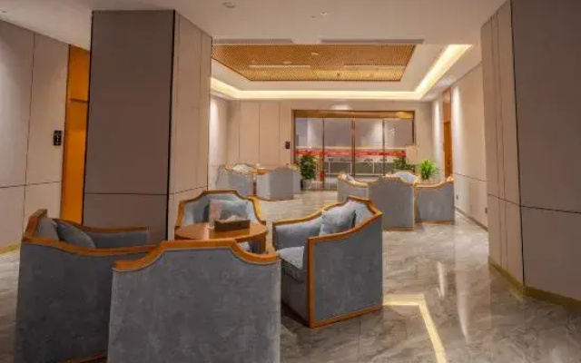 Platinum Hotel