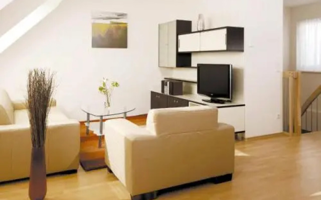 Dr. Riess Apartments