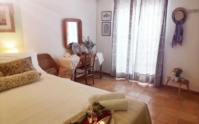 Alekos Beach Houses-Romance
