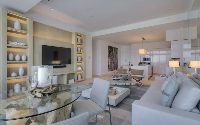 2 2 City View Penthouse Ph1615