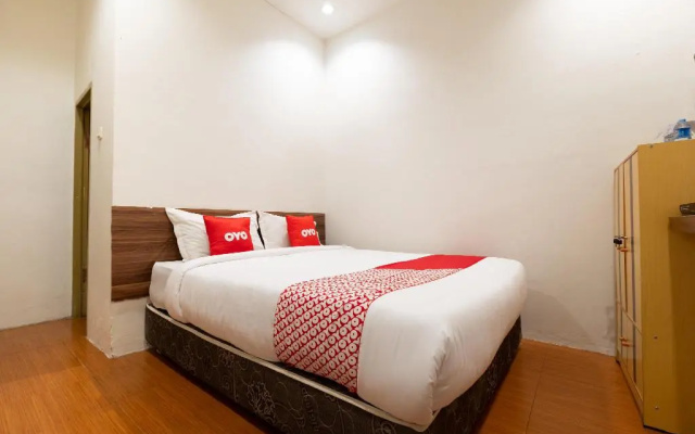 OYO 1695 Royal Senggigi Hotel