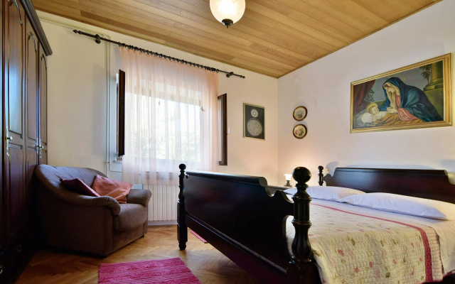 Holiday house Zlatna - with beautiful garden: Selca, Island Brac