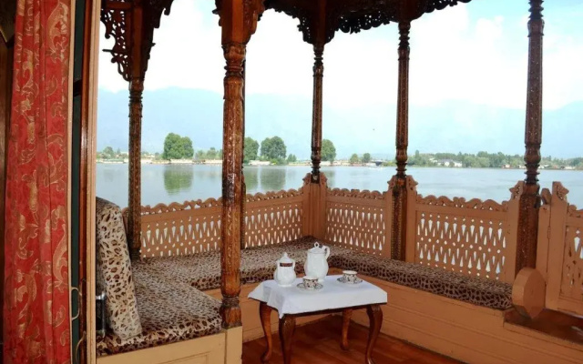 Canada Houseboats