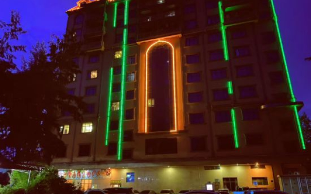 Dongxing Zijin Hotel