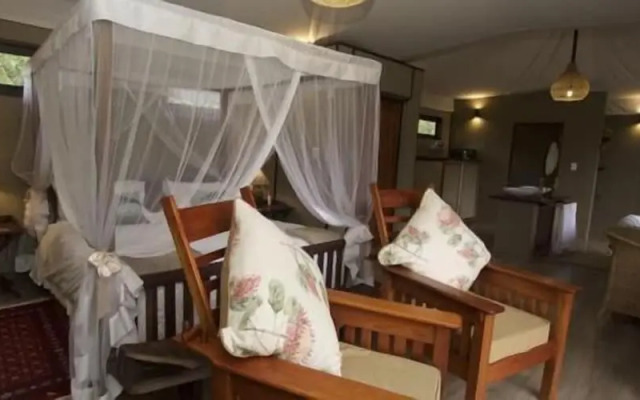 Inzalo Safari Lodge