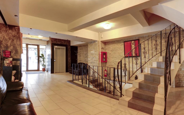 Hotel Avis