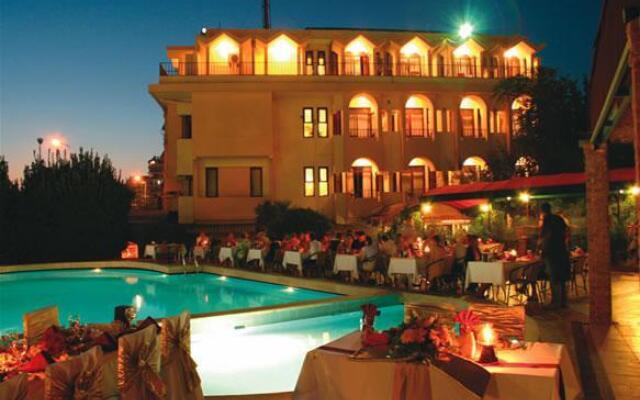 Atan Park Hotel вид на фасад