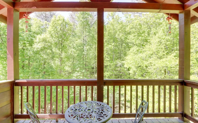 Private Ellijay Cabin w/ Hot Tub & Amenities!
