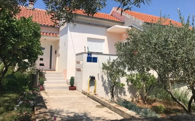 Ružica - 50m From the sea - A1-ruža