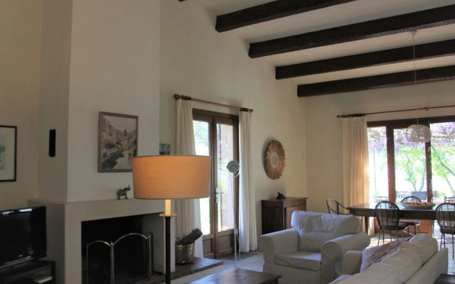 Lavish Holiday Home in Le Plan-de-la-tour With Swimming Pool