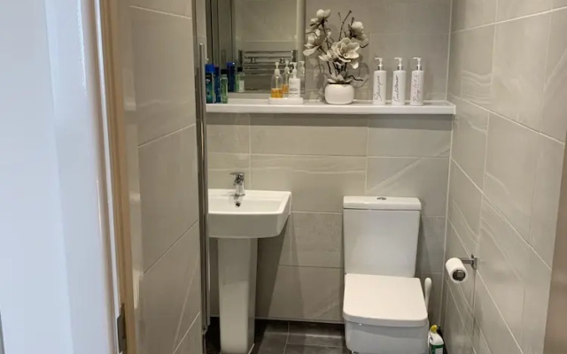 Stunning two bed City Center Apartment