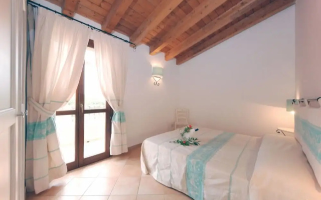 Residence with pool in Vignola Mare