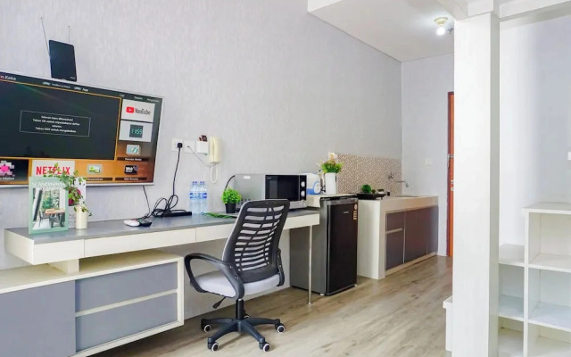Smart Layout Studio At Dave Apartment Near Universitas Indonesia