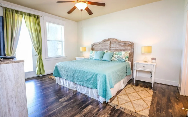 Pelican Pointe 2 Bedroom Condo
