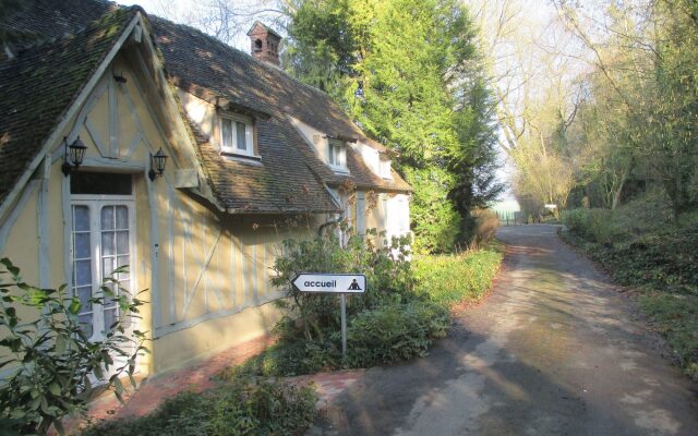 Отель B&B Au bois dormant вид на фасад
