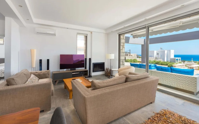 Villa in Rhodes With Infinity Pool & Sea Views