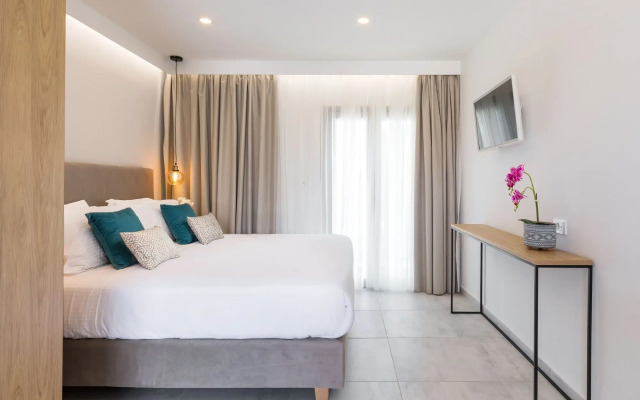 V Luxury Suites