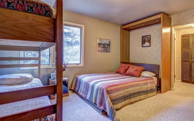 1115 Lowell Avenue 4 Bedroom Condo