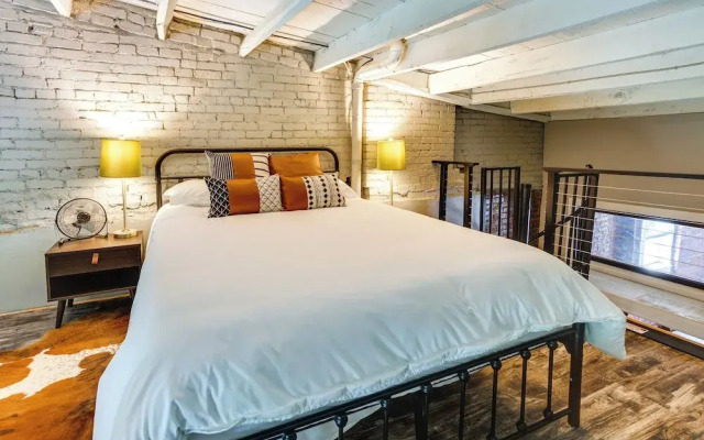 'kentucky Bourbon Loft' ~ Downtown Louisville
