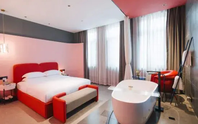 Yixi Hotel