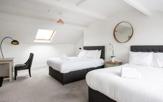 Fabulous Penthouse, Brilliant Location, Sleeps 6!