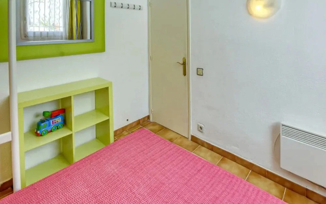 House in Rosas With Waterfront & Beach Nearby