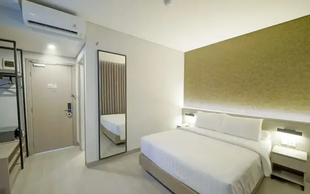 Front One Boutique Hotel Taman Anggrek