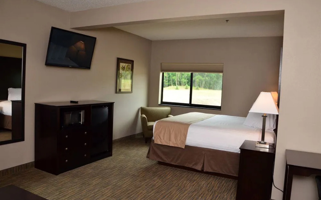 Boulders Inn & Suites Polk City