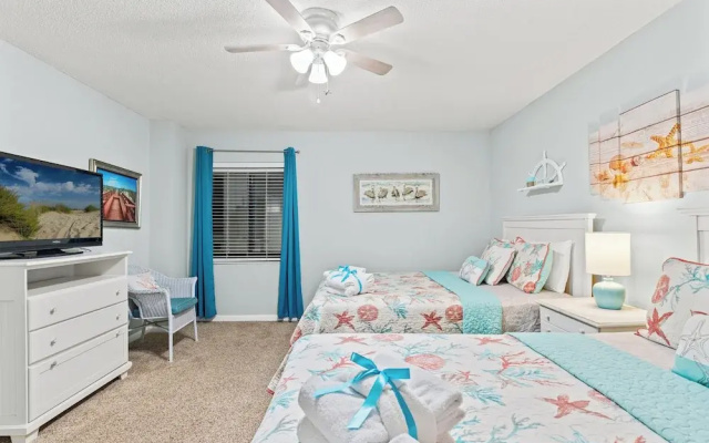 Beachfront Bliss! 2BR 2BA Stunning Views! Sleeps 8! Beach Chair Service!