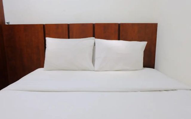 Homey And Modern Designed 2Br Apartment Parahyangan Residence