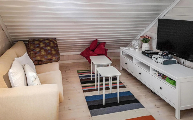 Nice Home in Hebnes With 4 Bedrooms and Wifi