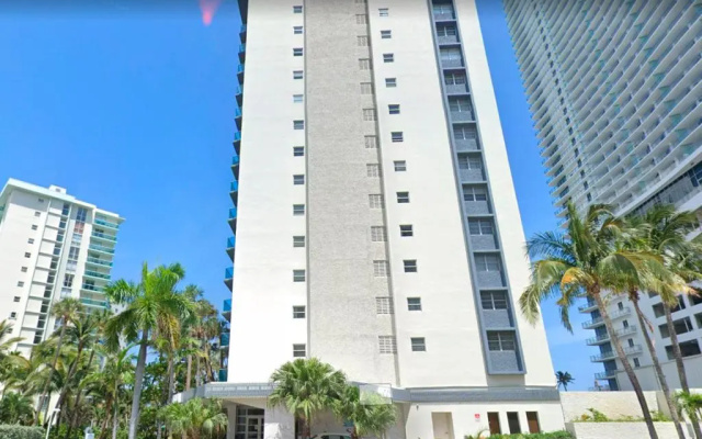 Hallandale 11&E